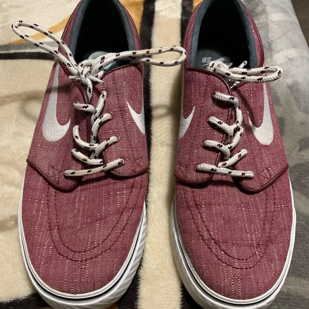 Burgundy Nike
